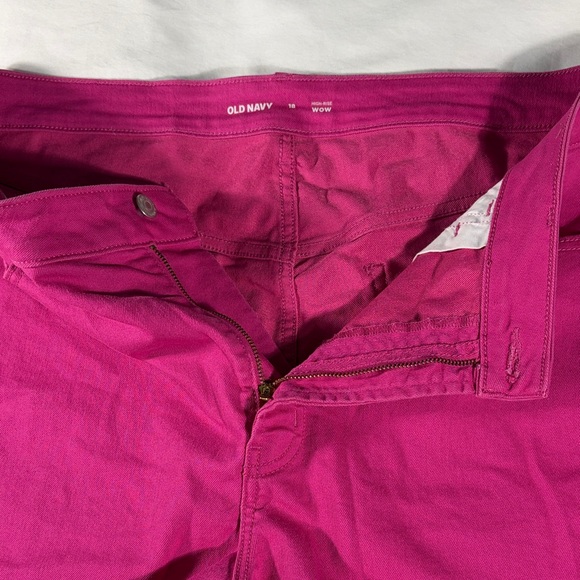 Old Navy womens fuchsia Wow High-Rise flat front 3" denim shorts - size 18 - Picture 5 of 10